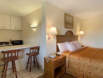 Days Inn By Wyndham Moss Point Pascagoula Εξωτερικό φωτογραφία